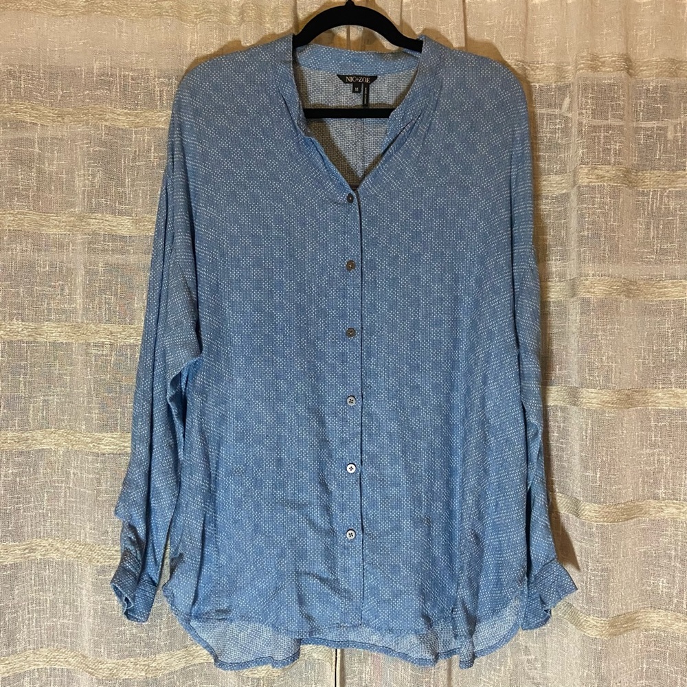 Nic + Zoe Blue button-down with ruffled sleeves women sz M
